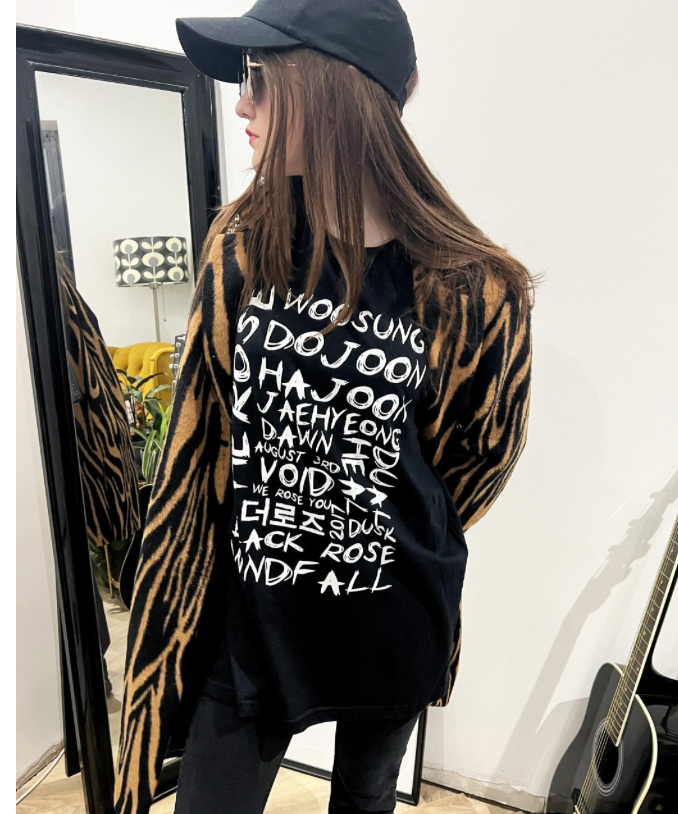 The Rose 더로즈 Scribble T-shirt