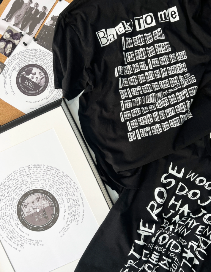 The Rose 더로즈 Scribble T-shirt