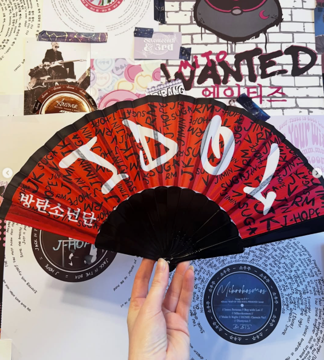 "IDOL" Iconic fabric Hand Fan
